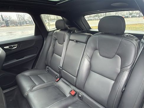 Certified 2024 Volvo XC60 B5 Ultimate w/ Climate Package image 25