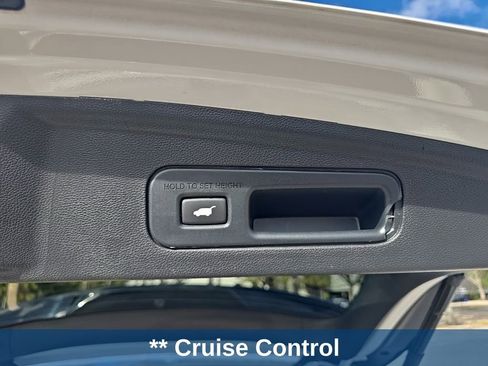 Used 2023 Acura MDX SH-AWD w/ Advance Package image 11