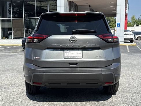 Used 2024 Nissan Rogue SV FWD image 24