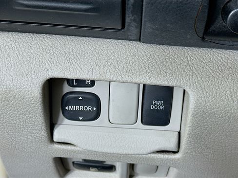 Used 2004 Lexus RX 330 FWD image 17