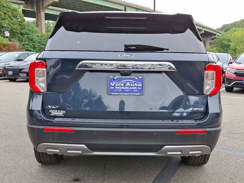 Certified 2022 Ford Explorer XLT w/ Equipment Group 202A image 9