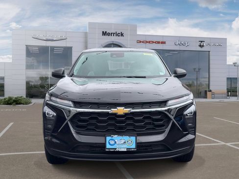 Used 2024 Chevrolet Trax LS FWD image 3