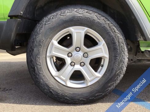 Used 2018 Jeep Wrangler Unlimited Sport S AWD/4WD image 17