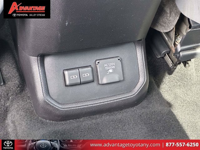 Used 2023 Toyota Highlander Limited AWD/4WD image 18