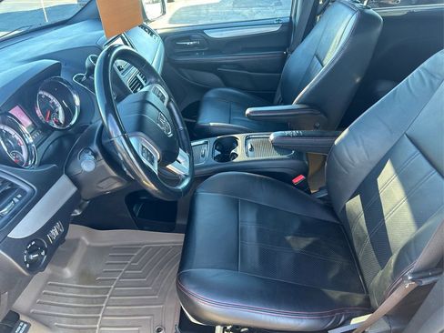 Used 2019 Dodge Grand Caravan GT FWD image 19