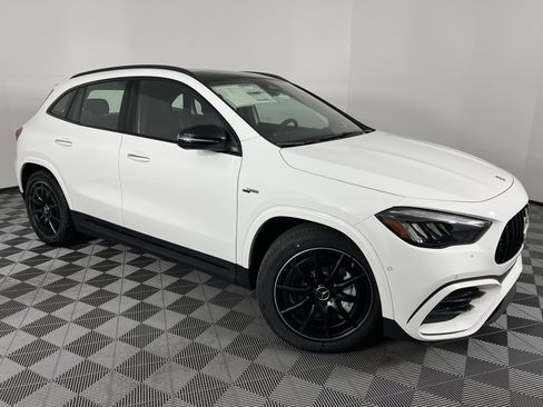 New 2025 Mercedes-Benz GLA 35 AMG 4MATIC image 2