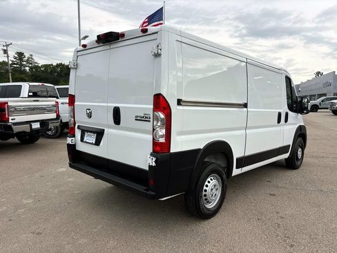 Used 2025 RAM ProMaster 2500 w/ Convenience Group FWD image 3