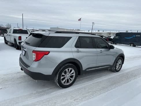 Used 2020 Ford Explorer XLT w/ Equipment Group 202A image 22