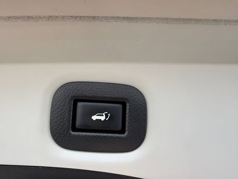 Used 2019 Nissan Rogue SL w/ Premium Package AWD/4WD image 19