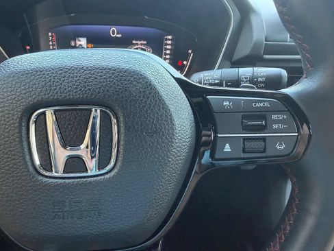 Used 2025 Honda Pilot Black Edition image 32