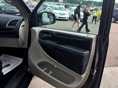 Used 2012 Chrysler Town & Country Touring w/ Entertainment Group #1 image 12