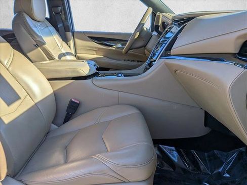 Used 2018 Cadillac Escalade Platinum image 21