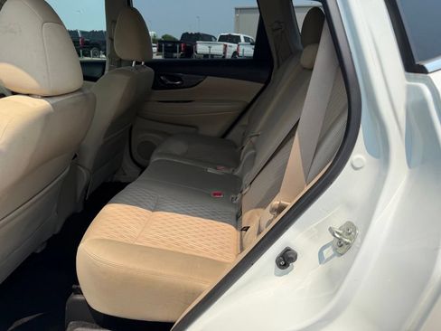 Used 2020 Nissan Rogue SV w/ Premium Package FWD image 30