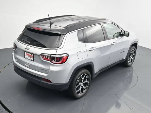 Used 2024 Jeep Compass Limited AWD/4WD image 30