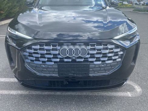 Certified 2025 Audi Q5 Premium Plus w/ Premium Plus AWD/4WD image 2