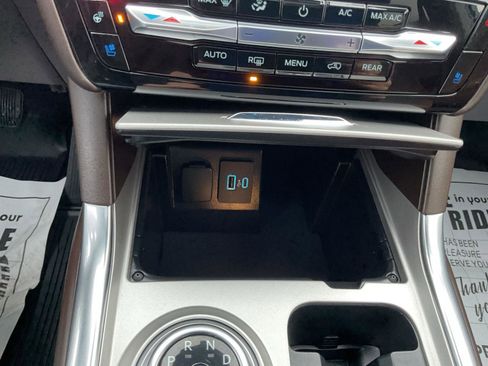 Used 2024 Ford Explorer King Ranch w/ Technology Package image 17