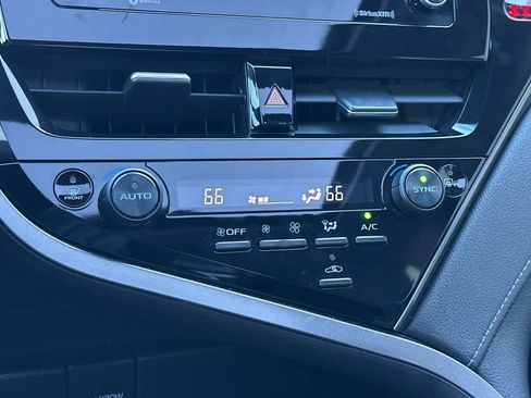 Used 2024 Toyota Camry SE image 20