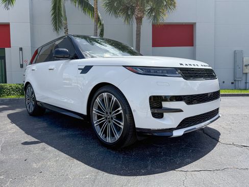 Used 2024 Land Rover Range Rover Sport Dynamic SE AWD/4WD image 6