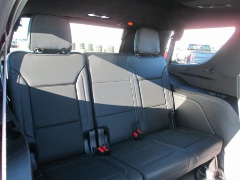 Used 2021 GMC Yukon Denali w/ Denali Premium Package image 27