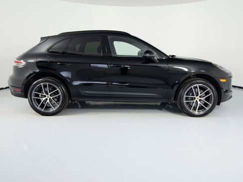 Certified 2026 Porsche Macan AWD/4WD image 11