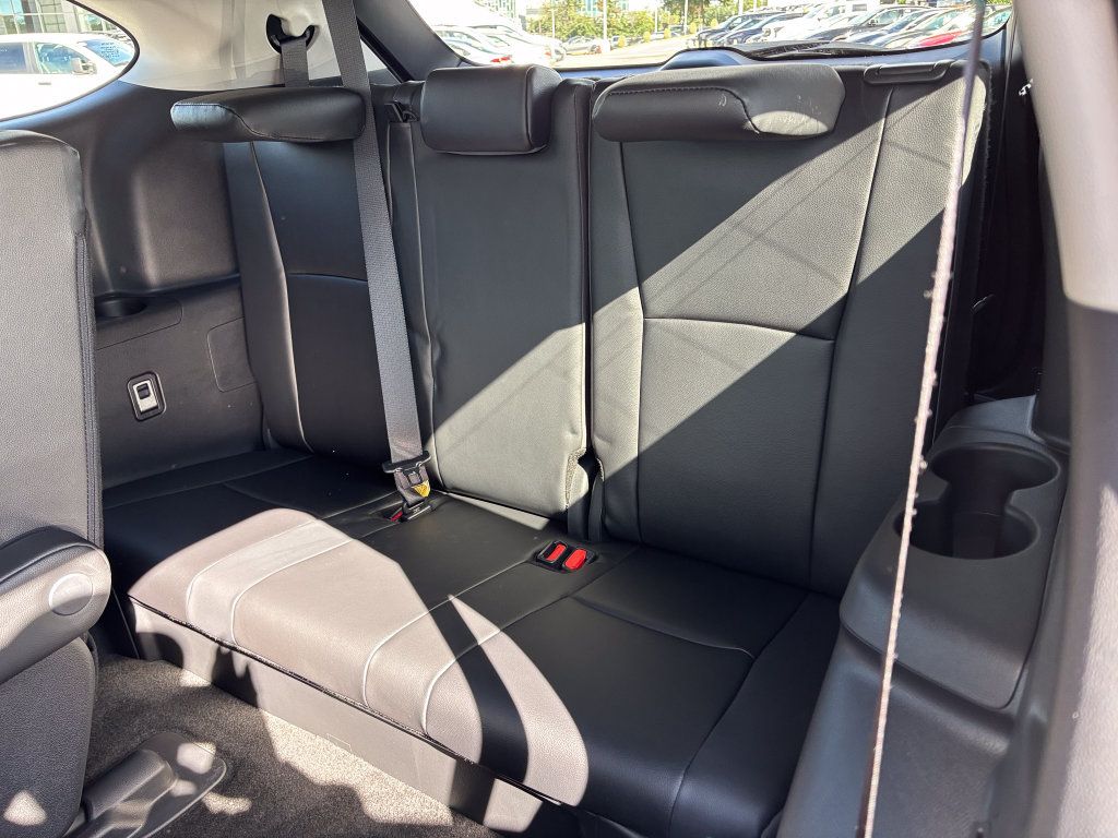 Used 2025 Toyota Highlander XLE AWD/4WD image 48