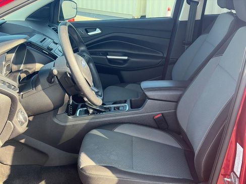 Used 2017 Ford Escape SE FWD image 4