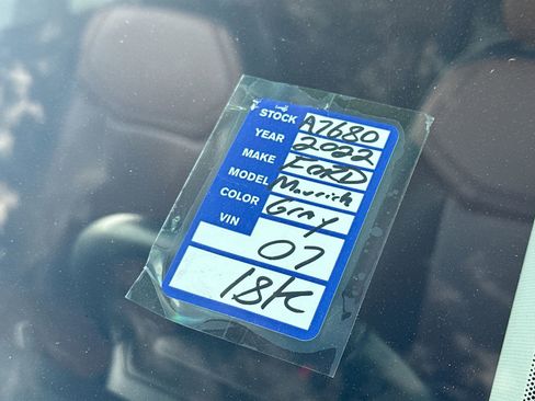 Used 2022 Ford Maverick Lariat image 25