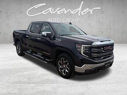 Used 2022 GMC Sierra 1500 SLT w/ SLT Convenience Package image 2