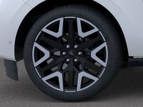 New 2026 Ford Expedition Max Platinum image 19