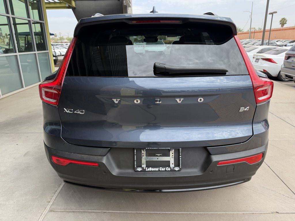 Used 2026 Volvo XC40 B4 Plus FWD image 13