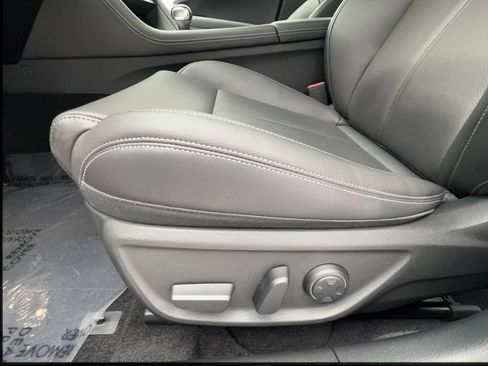 Used 2026 Genesis G70 2.5T RWD image 19