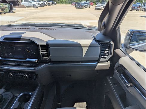 Used 2023 Chevrolet Silverado 1500 LTZ w/ Technology Package AWD/4WD image 4