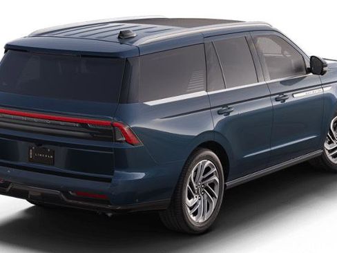 New 2025 Lincoln Navigator Reserve AWD/4WD image 3