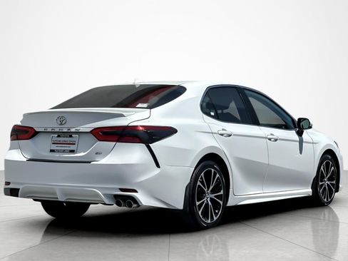 Certified 2019 Toyota Camry SE image 5