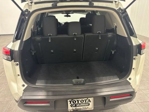 Used 2022 Nissan Pathfinder SV AWD/4WD image 8