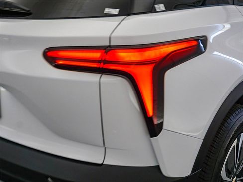 Used 2026 Chevrolet Blazer EV LT image 9