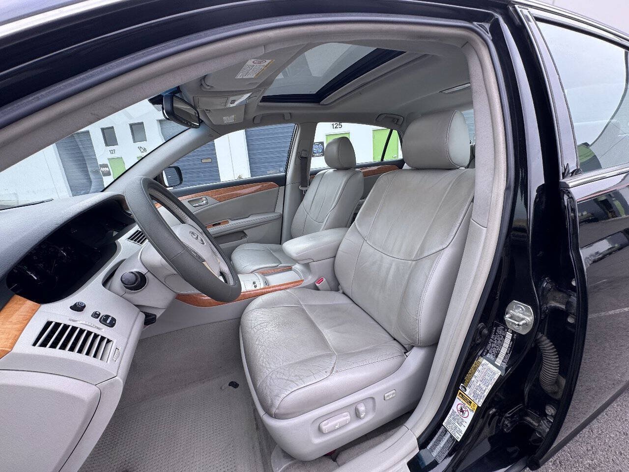 Used 2005 Toyota Avalon XLS FWD image 11