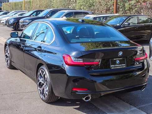 Used 2026 BMW 330i Sedan w/ Convenience Package RWD image 6