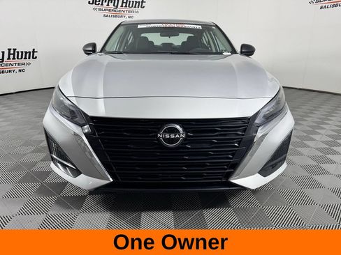 Used 2025 Nissan Altima 2.5 SV FWD image 4
