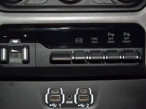 Used 2020 RAM 2500 Laramie image 34