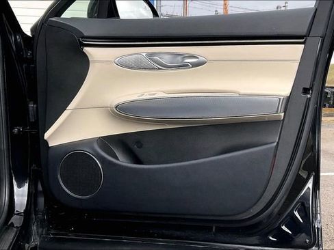 Certified 2025 Genesis GV70 2.5T Select w/ Select Package image 24