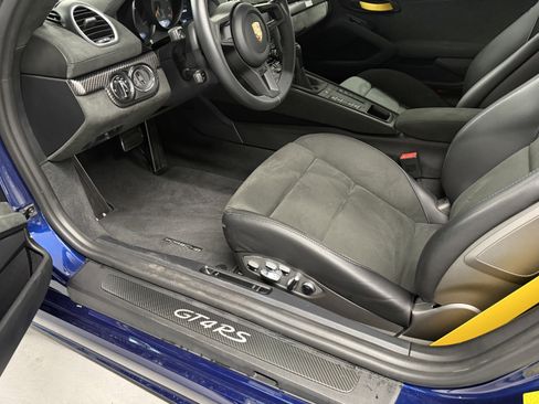 Used 2023 Porsche 718 Cayman GT4 RS RWD image 16