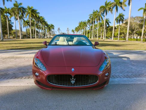 Used 2012 Maserati GranTurismo Sport image 2