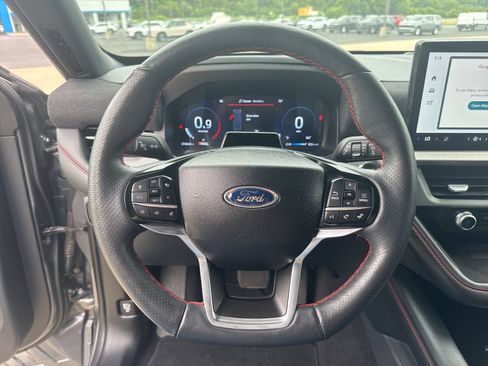Used 2025 Ford Explorer ST-Line w/ ST-Line Street Pack AWD/4WD image 25