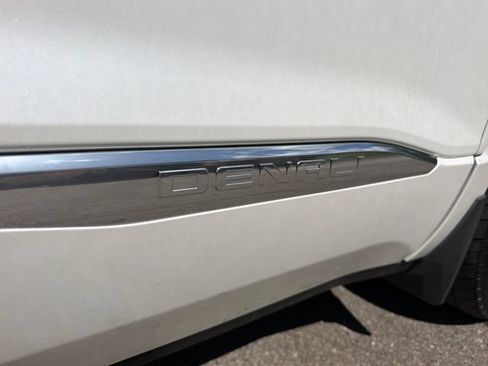 Used 2019 GMC Acadia Denali w/ Technology Package AWD/4WD image 10
