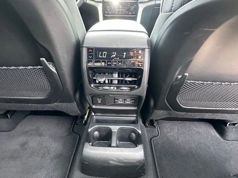 Used 2025 Jeep Grand Cherokee L Limited image 33