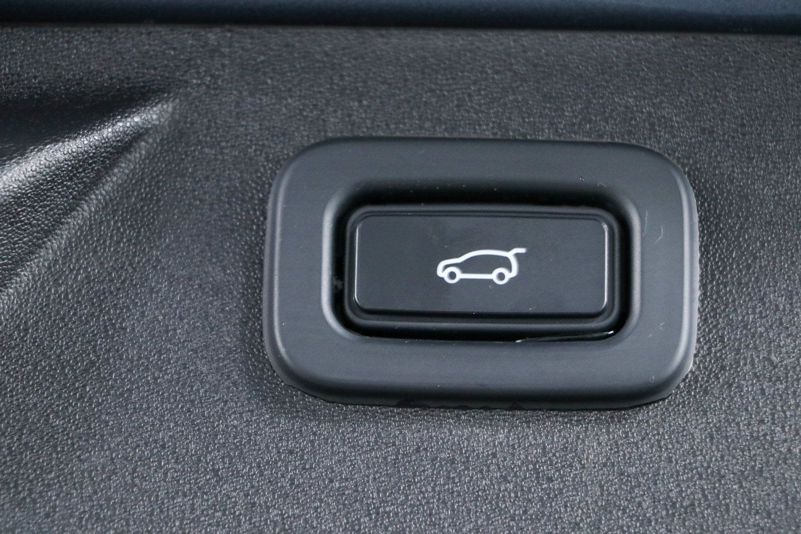 Used 2020 Land Rover Discovery Sport HSE R-Dynamic AWD/4WD image 31