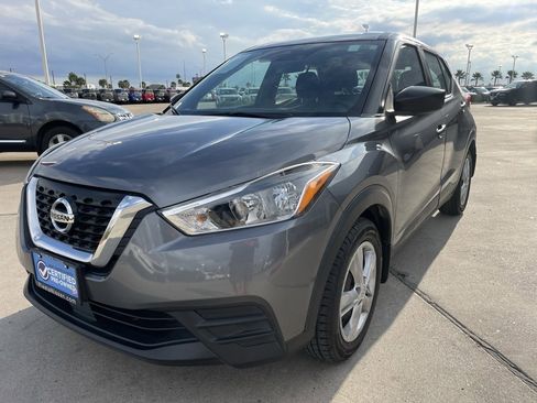 Certified 2020 Nissan Kicks S image 5