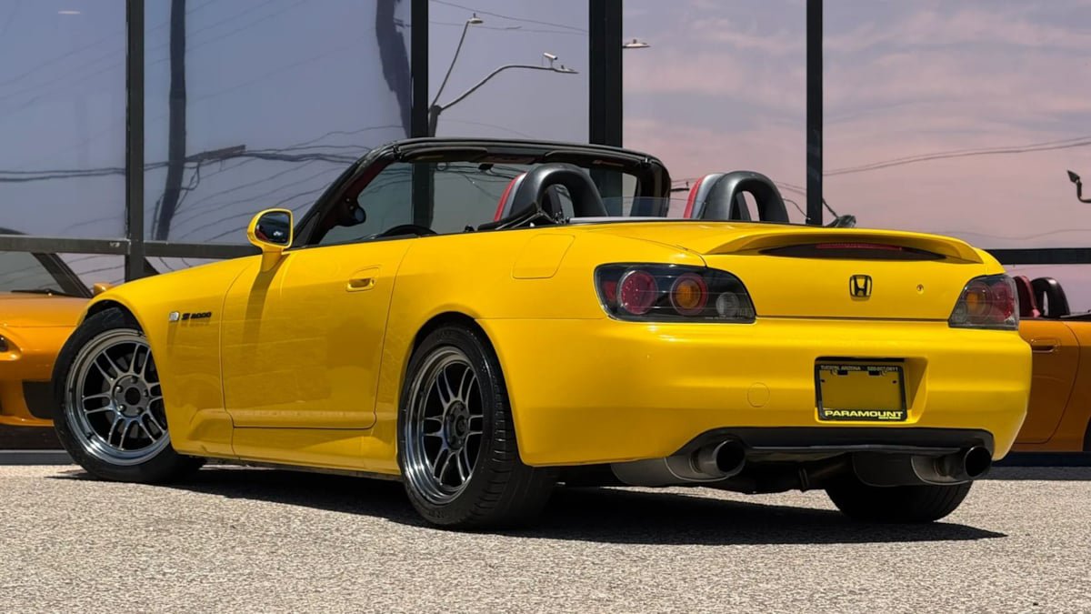 Used 2002 Honda S2000 image 17