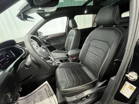 Used 2024 Volkswagen Tiguan SEL R-Line image 11